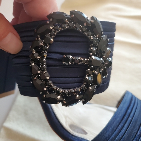 Badgley Mischka Feline slide satin heels 7.5 - Picture 2 of 4